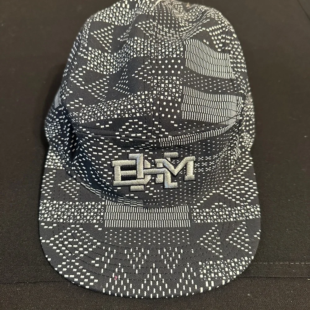 Brand New Rare Nike AW84 BHM Black History Month 5 Panel Hat (2015)